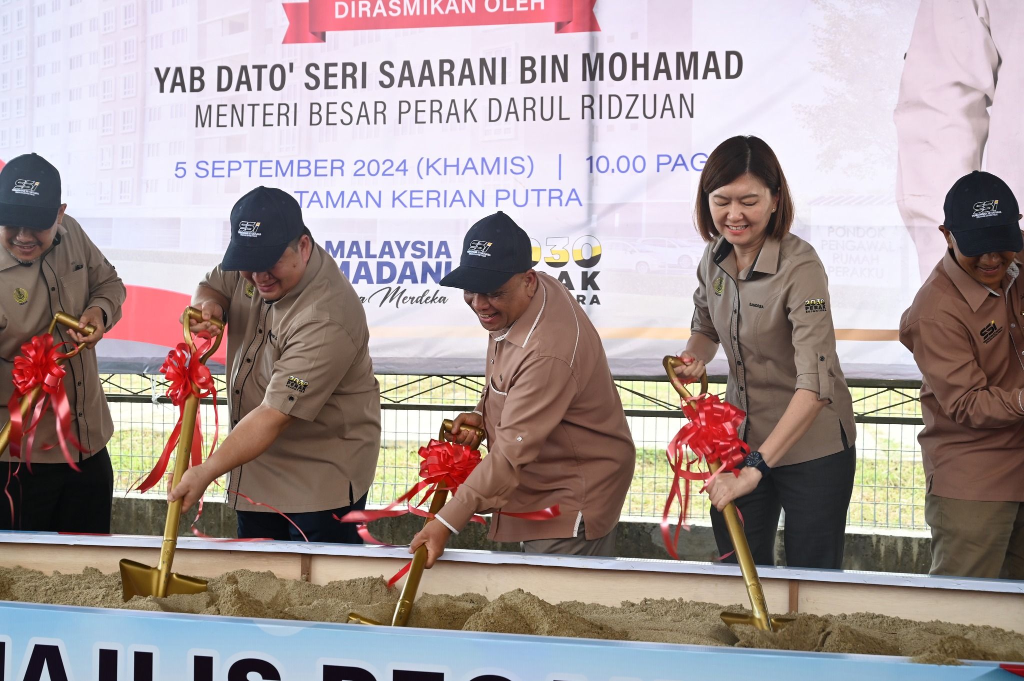 MAJLIS PENYERAHAN KUNCI RUMAH PERAKKU FASA 1 DAN PECAH TANAH RUMAH PERAKKU FASA 2 TAMAN KERIAN PUTRA