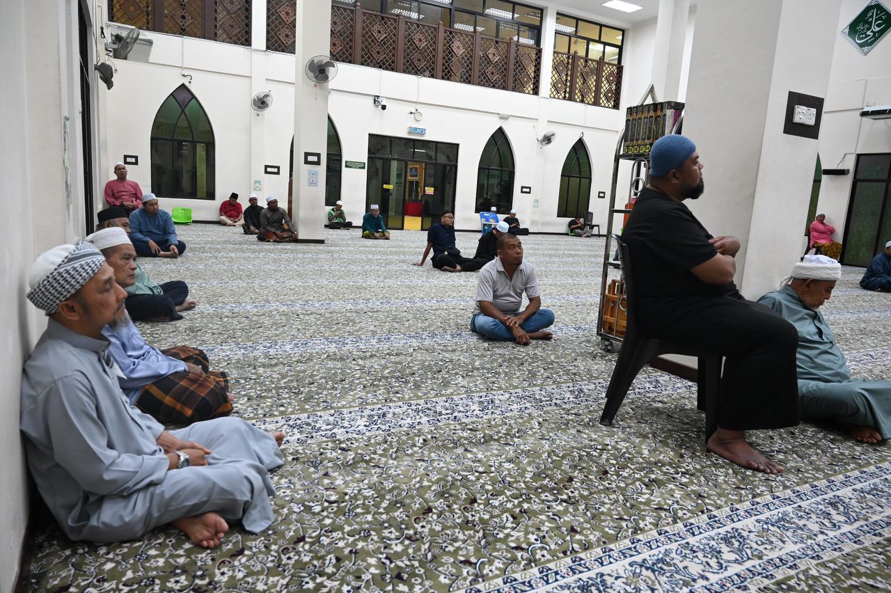 CERAMAH DAN KULIAH MAGHRIB BERKAITAN MAJLIS DAERAH KERIAN DENGAN MASYARAKAT